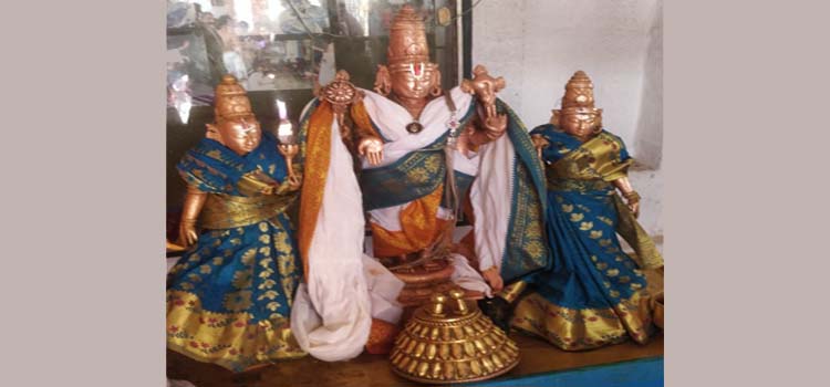 Kariamanika Perumal with Kamalavalli Thaayar