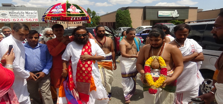 Welcoming Sri Sri Ravi Shankar Ji in Siva Satyanarayana Temple